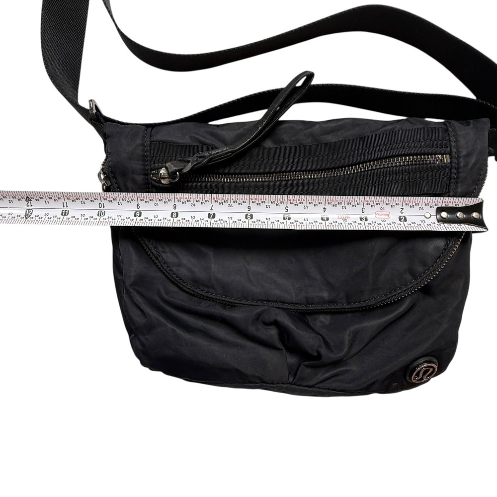 Lululemon all‎ night festival nylon black flap cross body purse - Picture 8 of 10